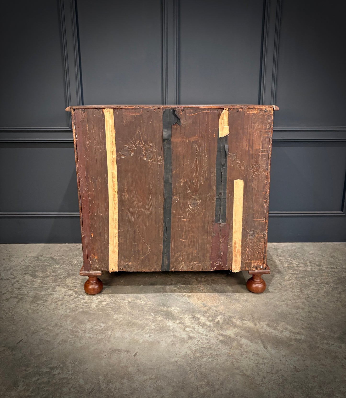 Fine William & Mary Walnut Chest of Drawers