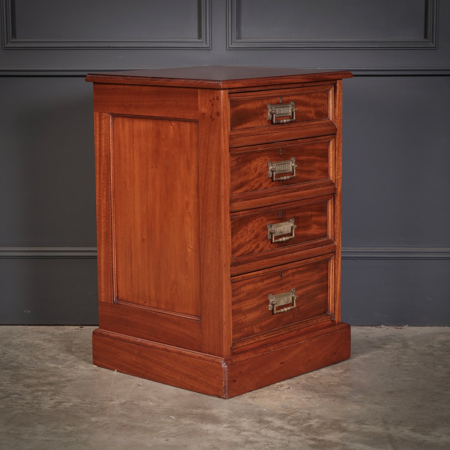 Large Pair of Victorian Mahogany Bedside Chests