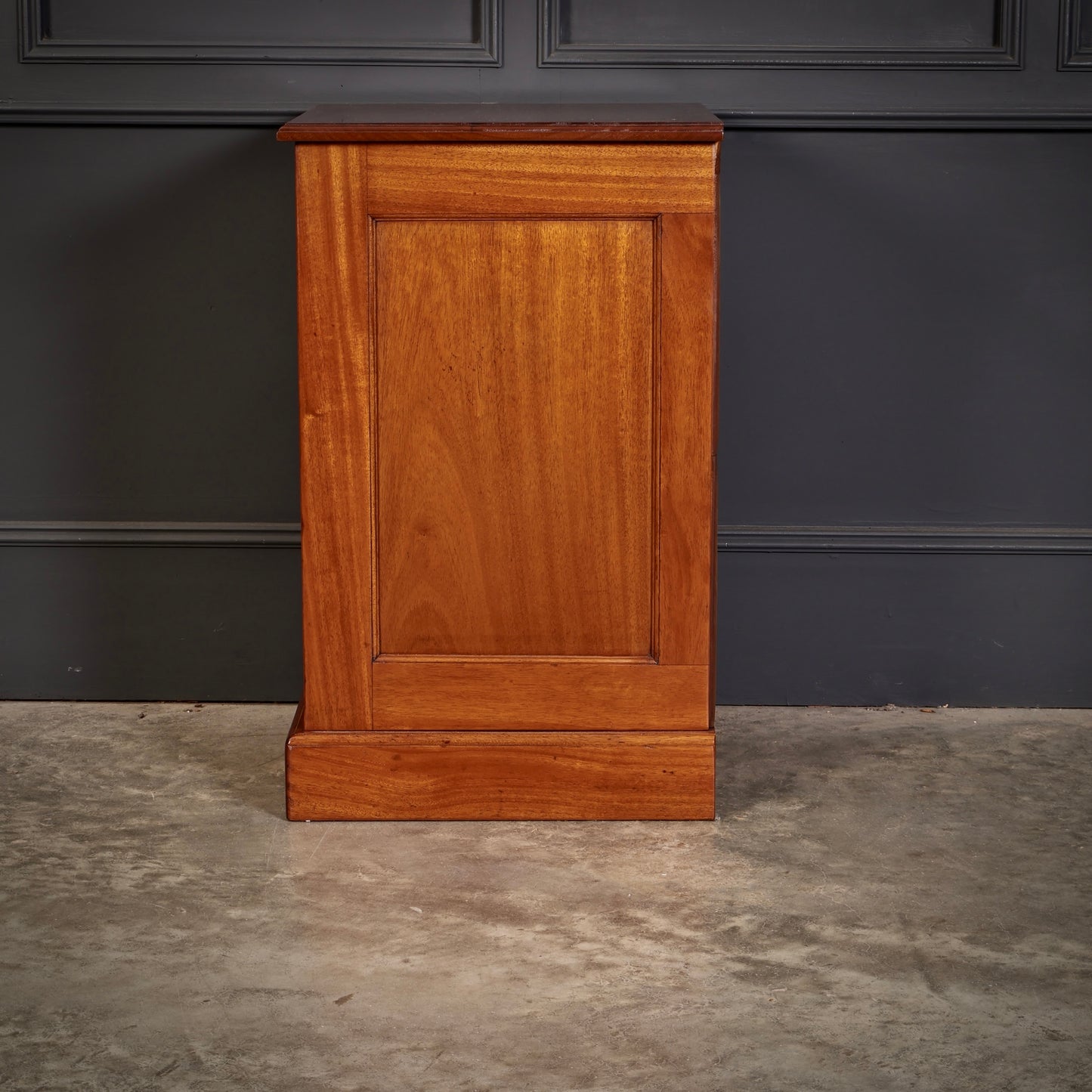 Large Pair of Victorian Mahogany Bedside Chests