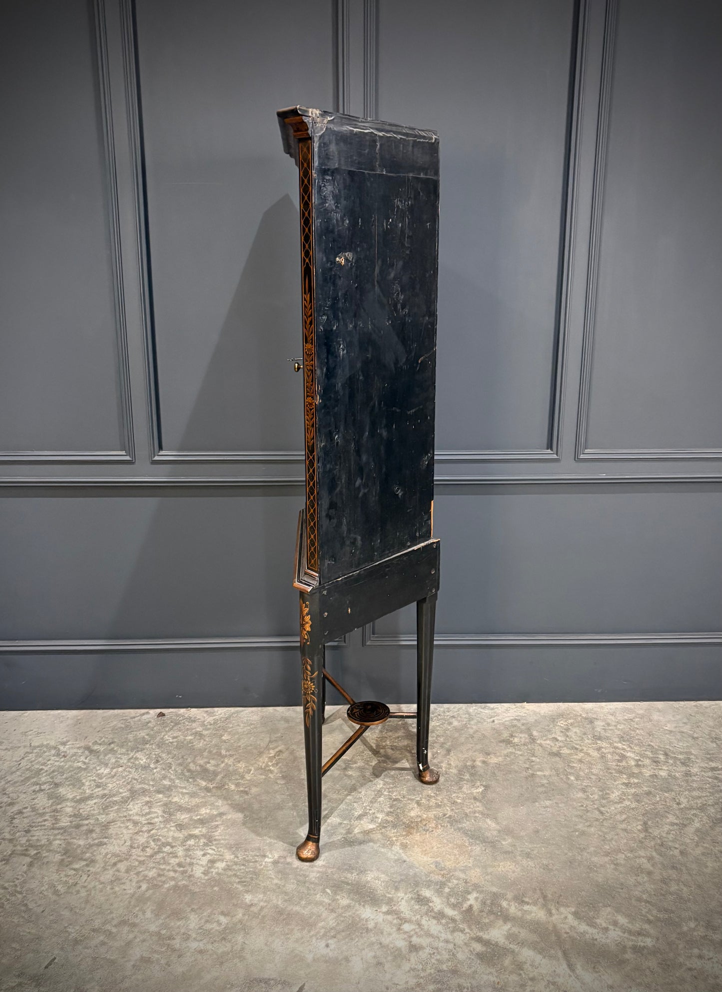 18th Century Chinoiserie Japanned Corner Cabinet