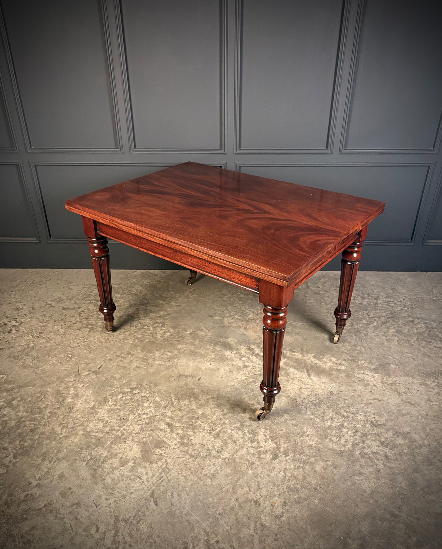 Rare William IV Mahogany Extending Dining Table