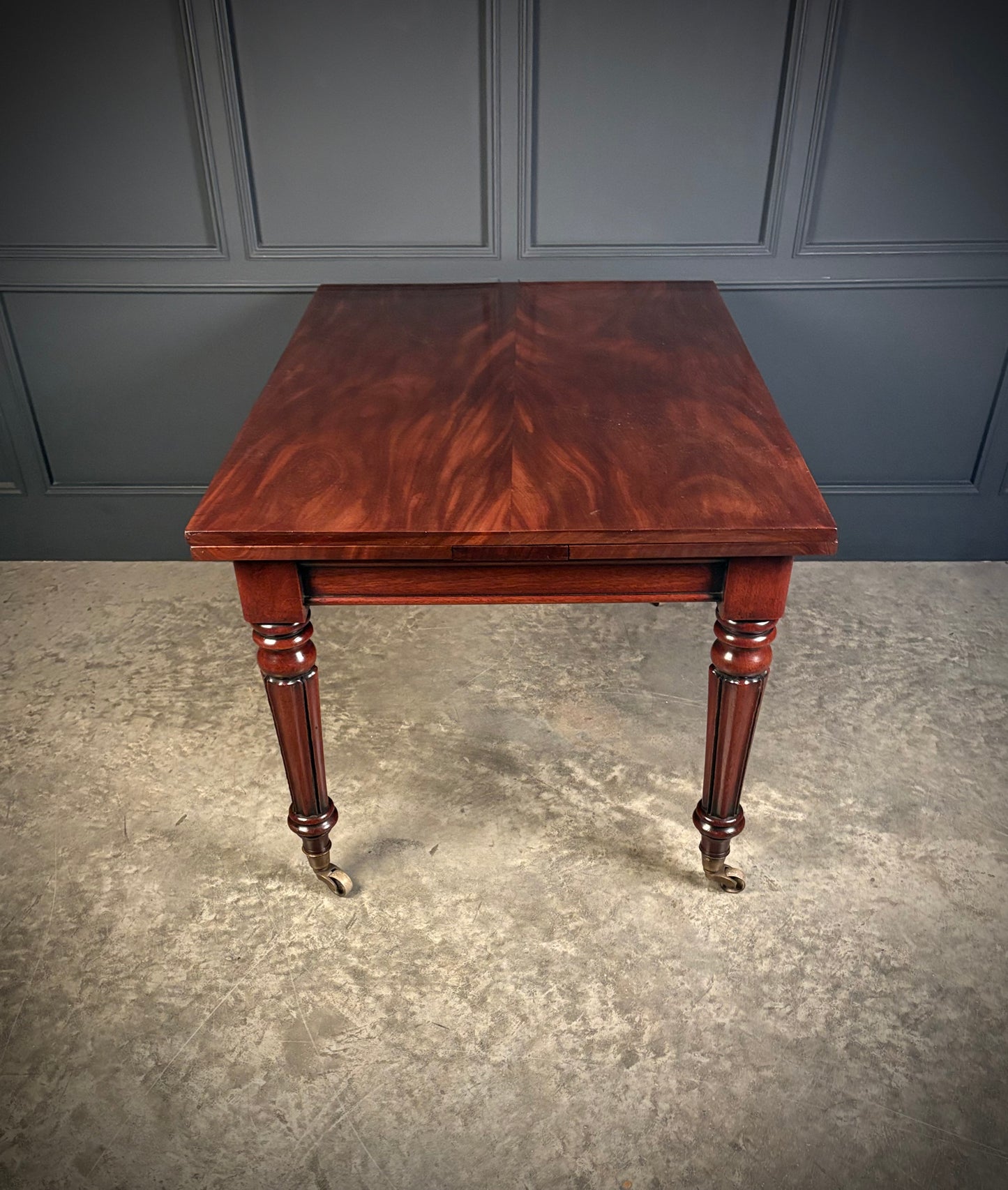 Rare William IV Mahogany Extending Dining Table