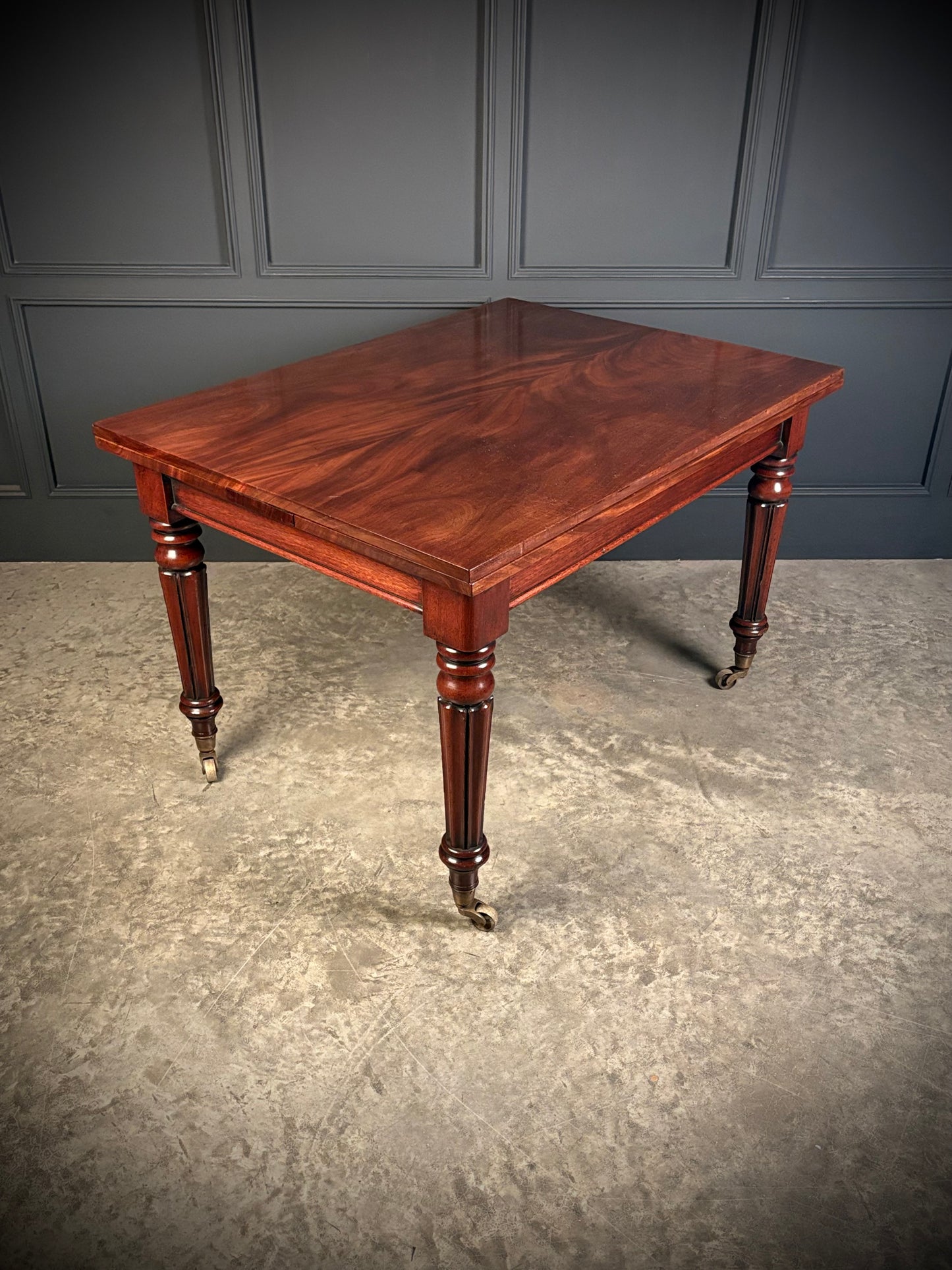 Rare William IV Mahogany Extending Dining Table