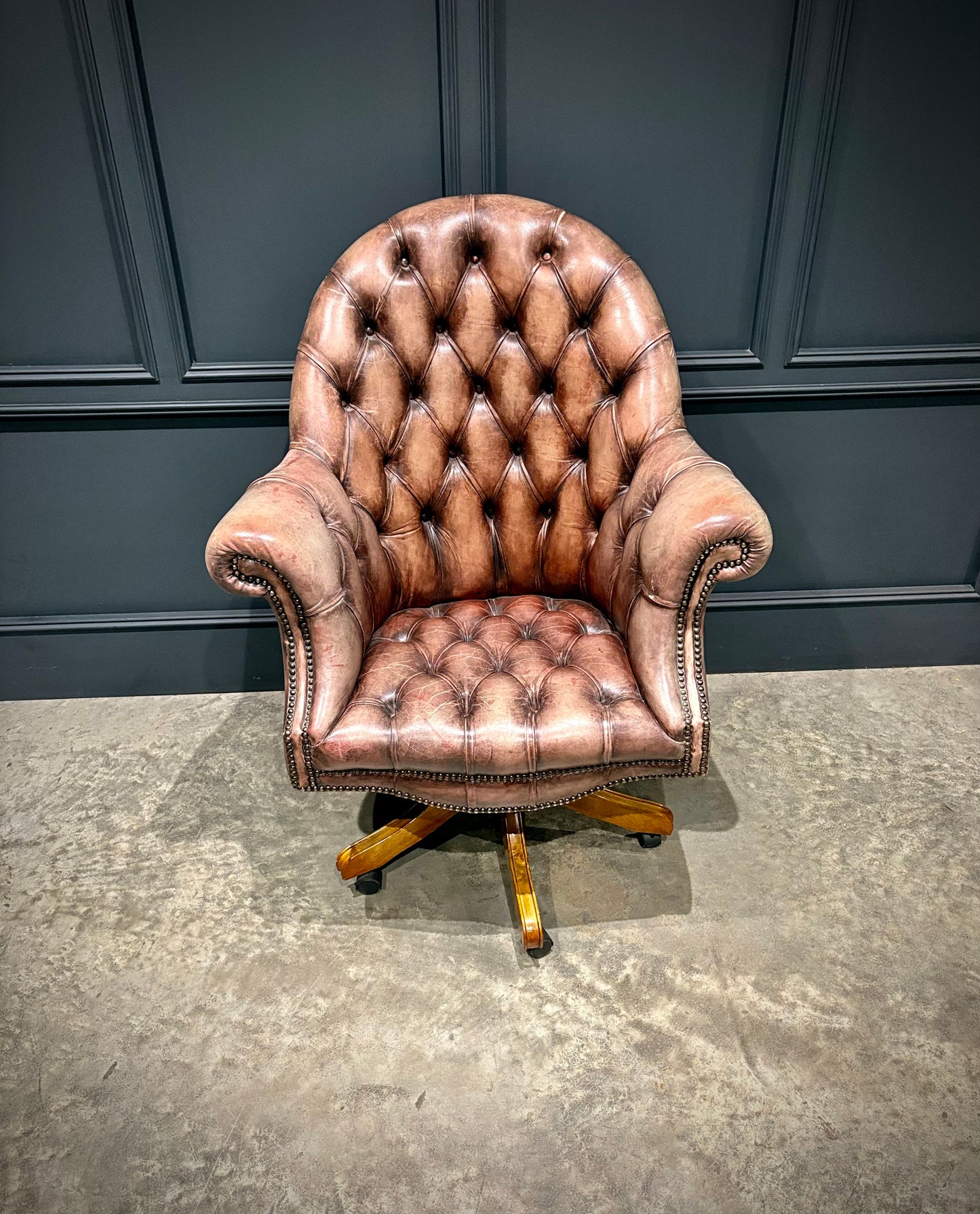 Buttoned Leather Swivel Desk Chair