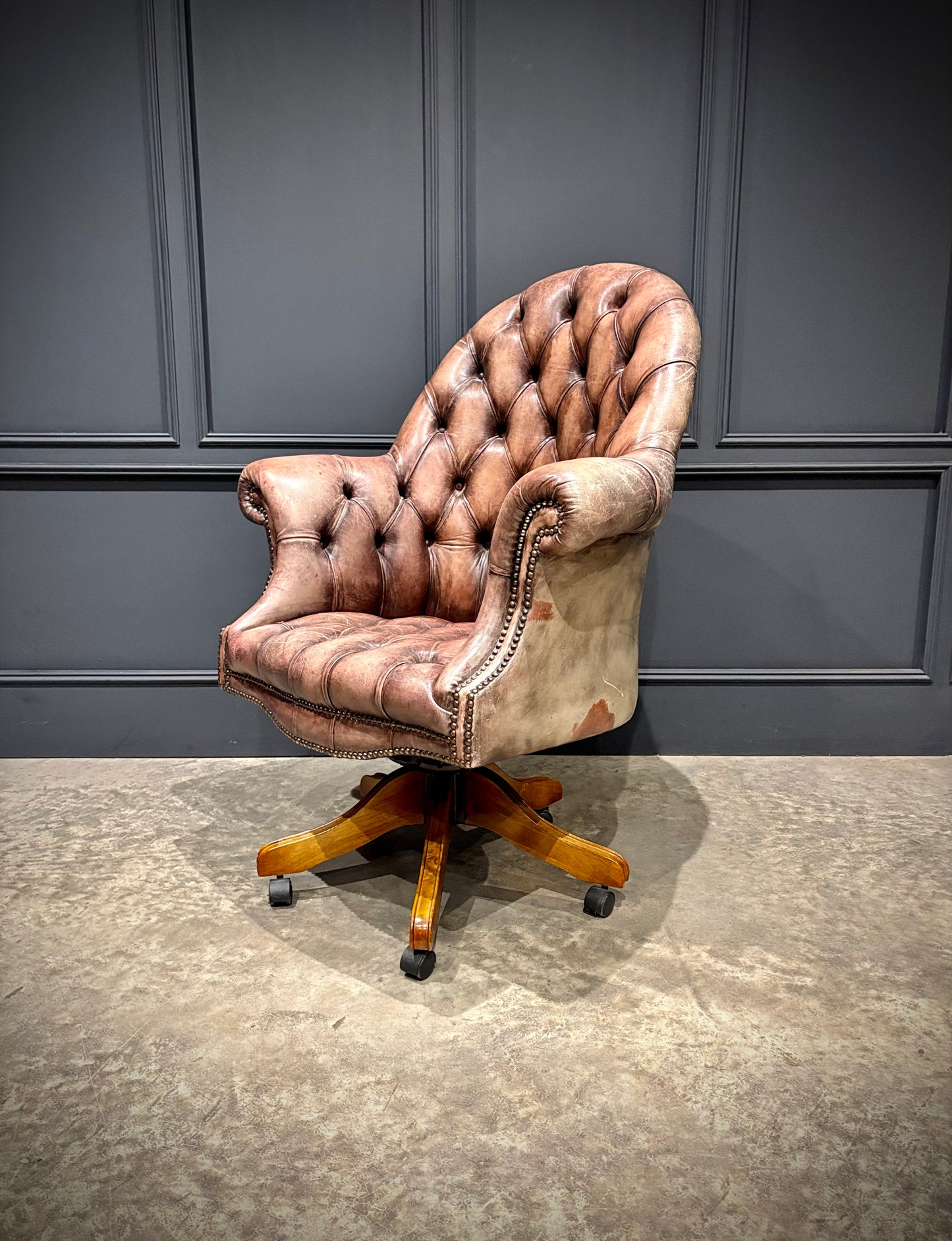 Buttoned Leather Swivel Desk Chair