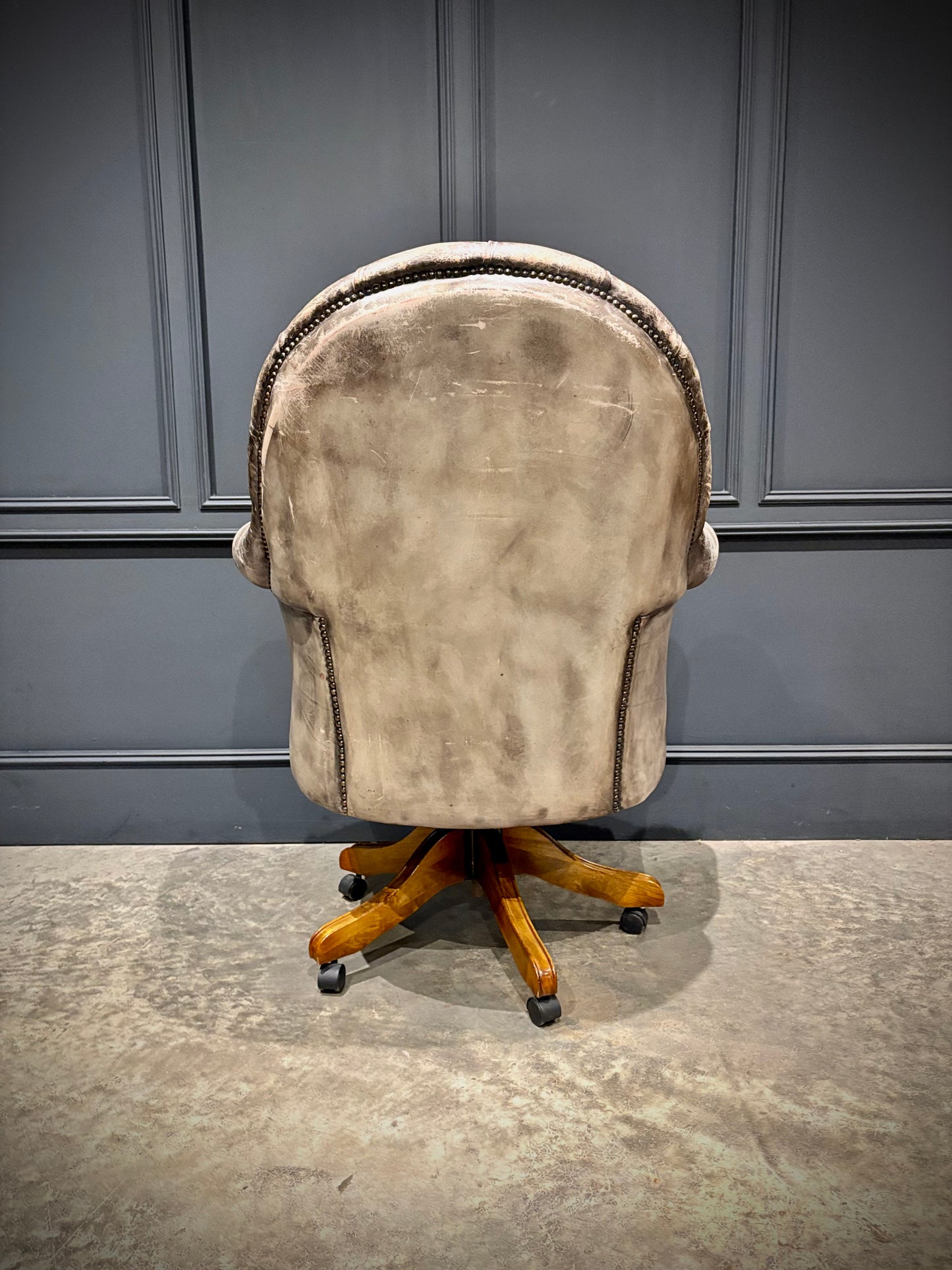 Buttoned Leather Swivel Desk Chair