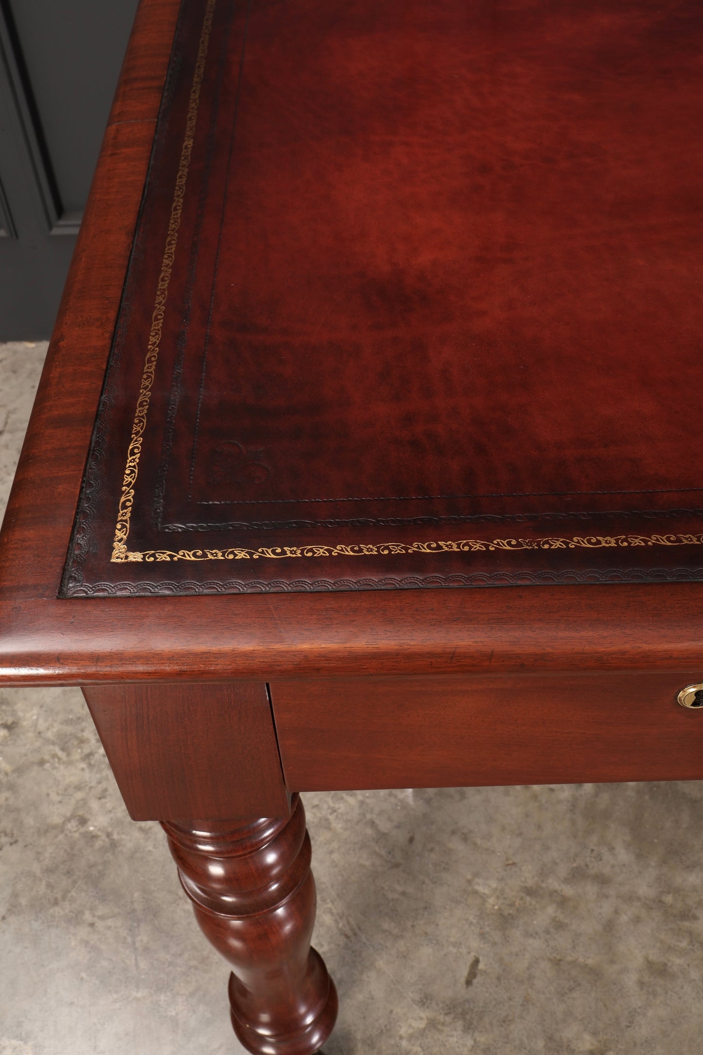 Large Early Victorian Mahogany & Leather Partners Writing Table