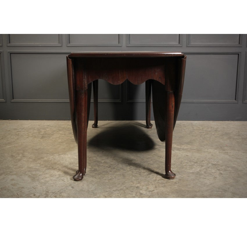 Large Georgian Mahogany Drop Leaf Dining Table