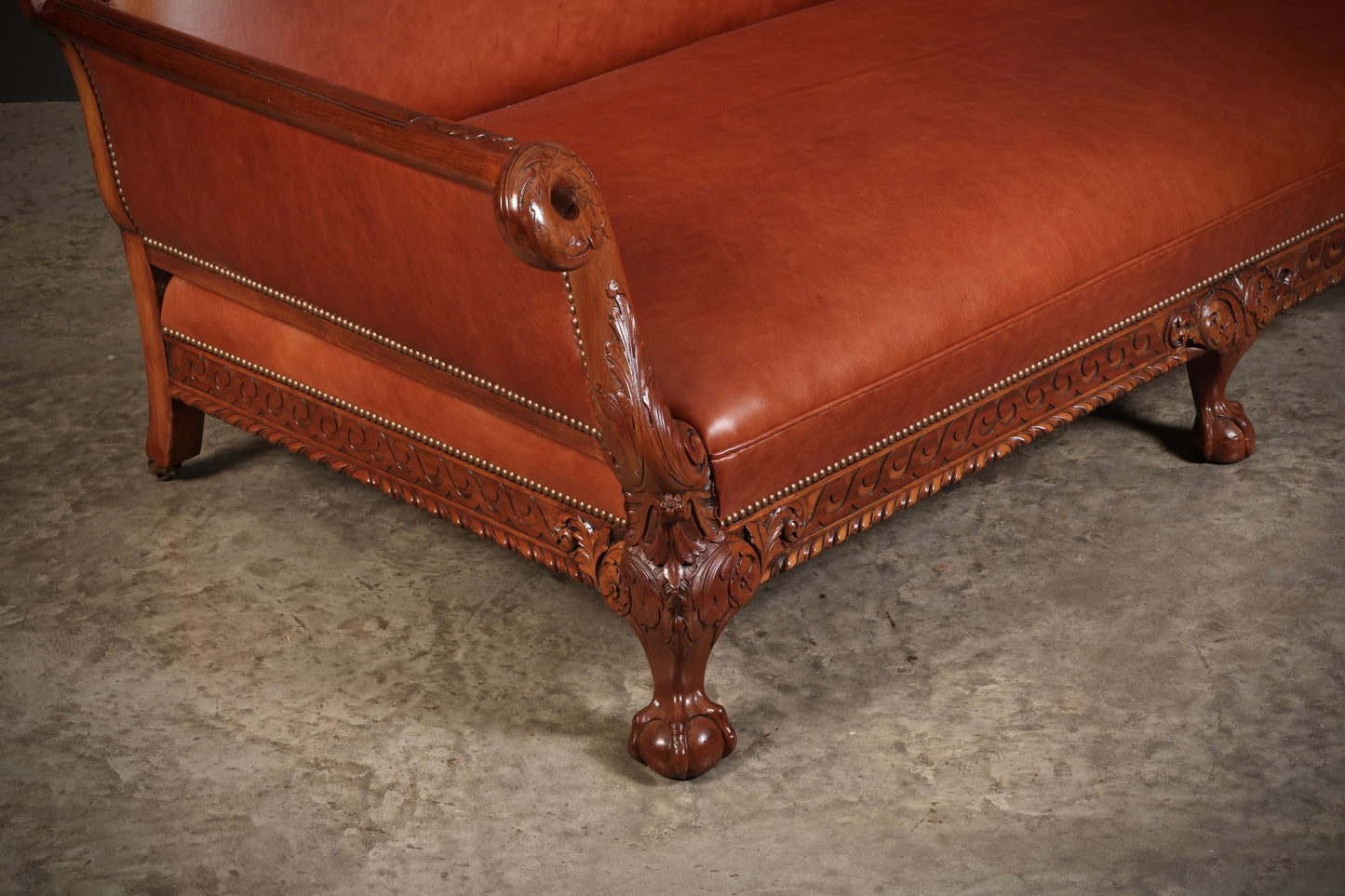 Magnificent Quality Mahogany & Leather Suite