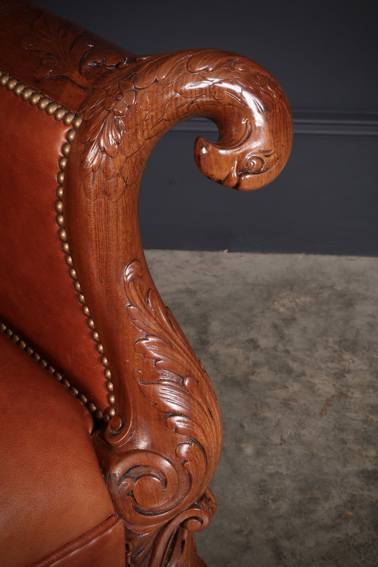 Magnificent Quality Mahogany & Leather Suite