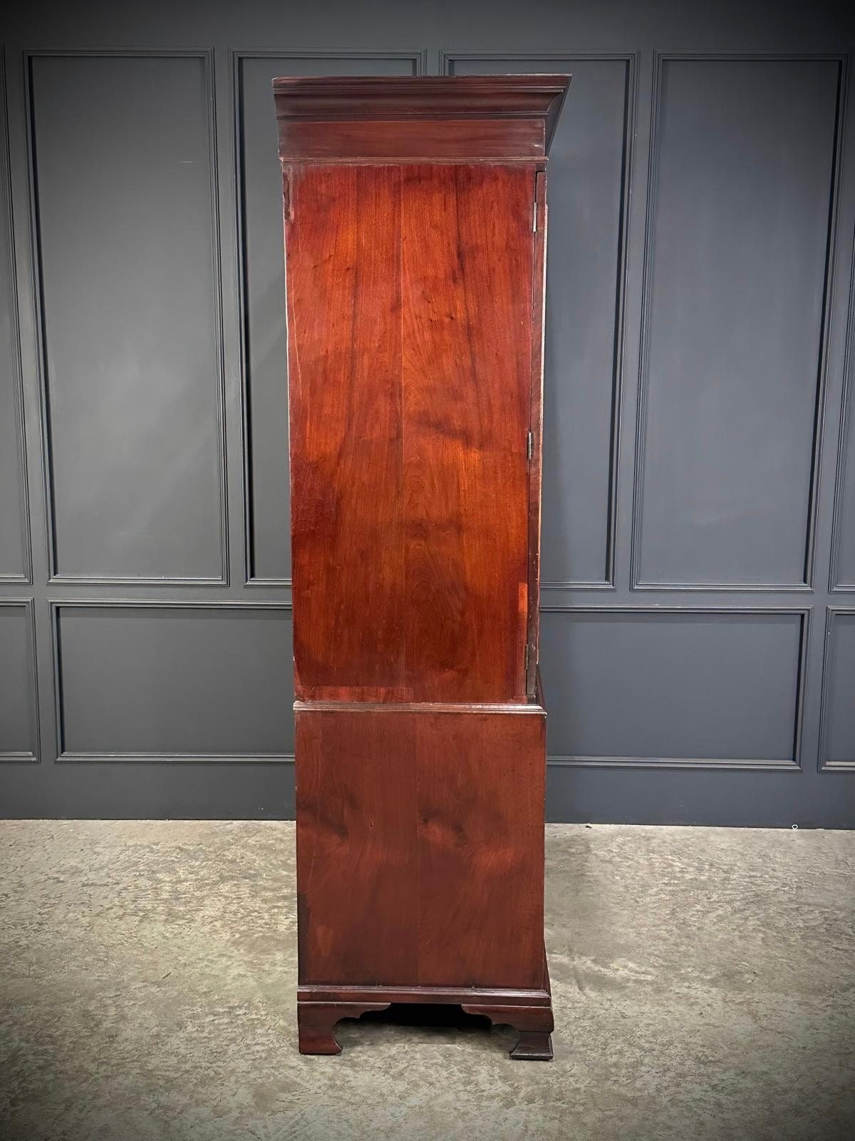 Georgian Inlaid Mahogany Gentlemans Wardrobe