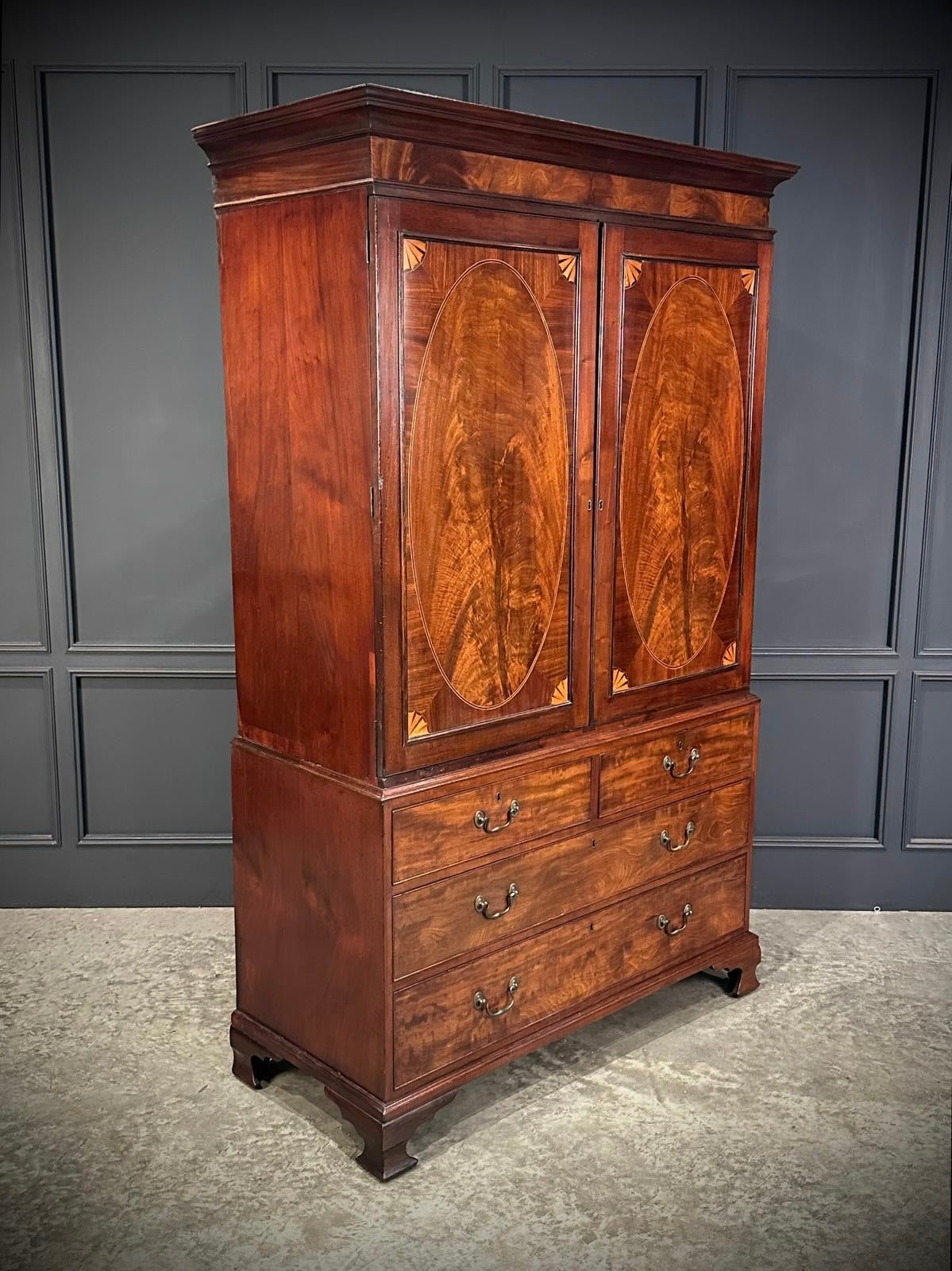 Georgian Inlaid Mahogany Gentlemans Wardrobe