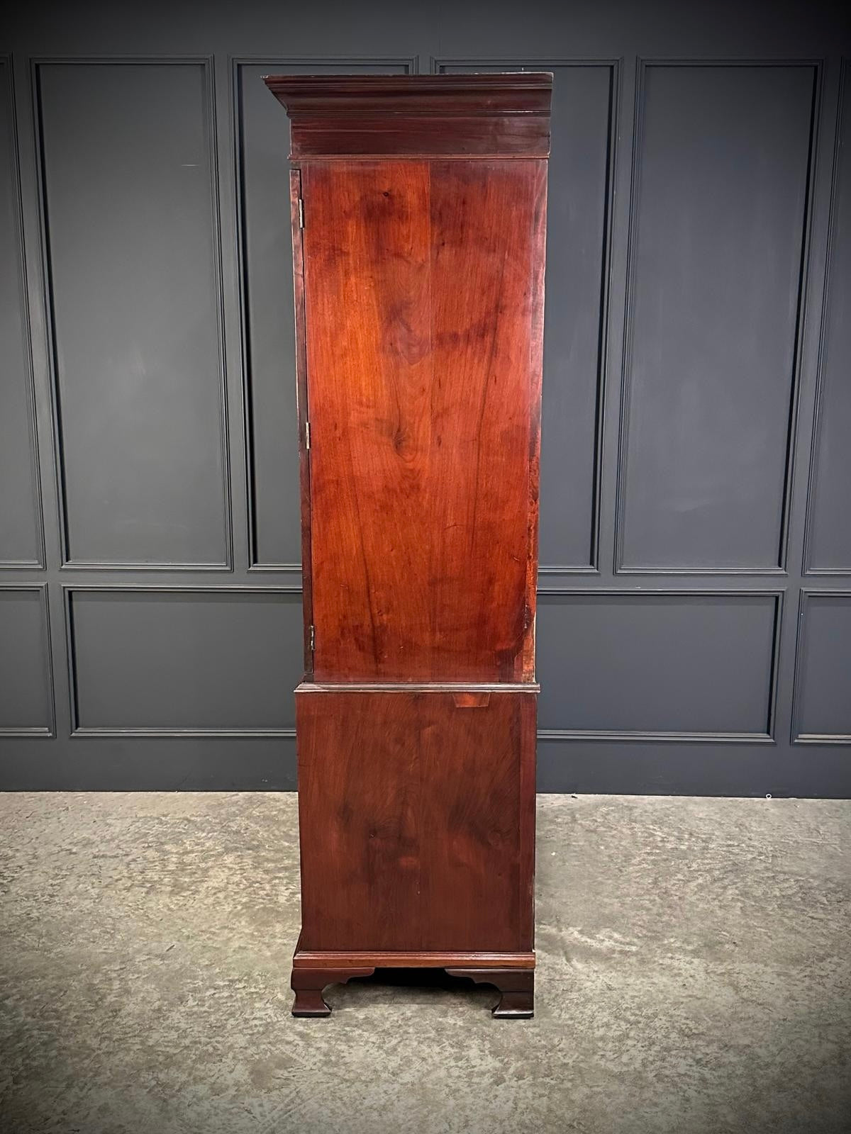 Georgian Inlaid Mahogany Gentlemans Wardrobe