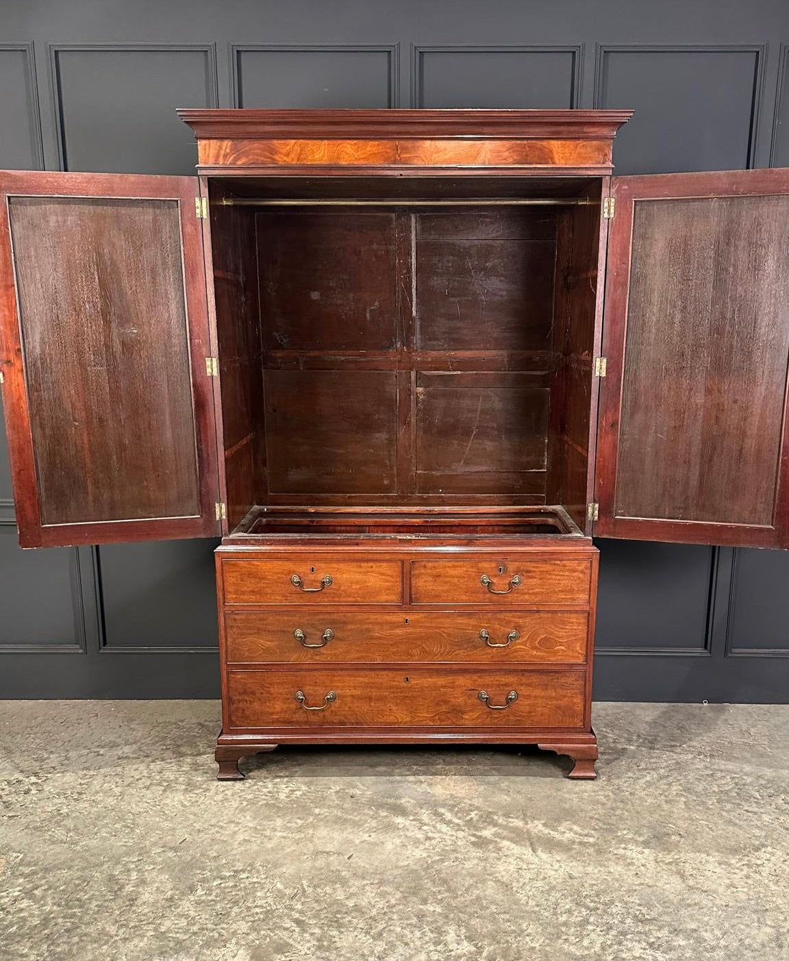 Georgian Inlaid Mahogany Gentlemans Wardrobe