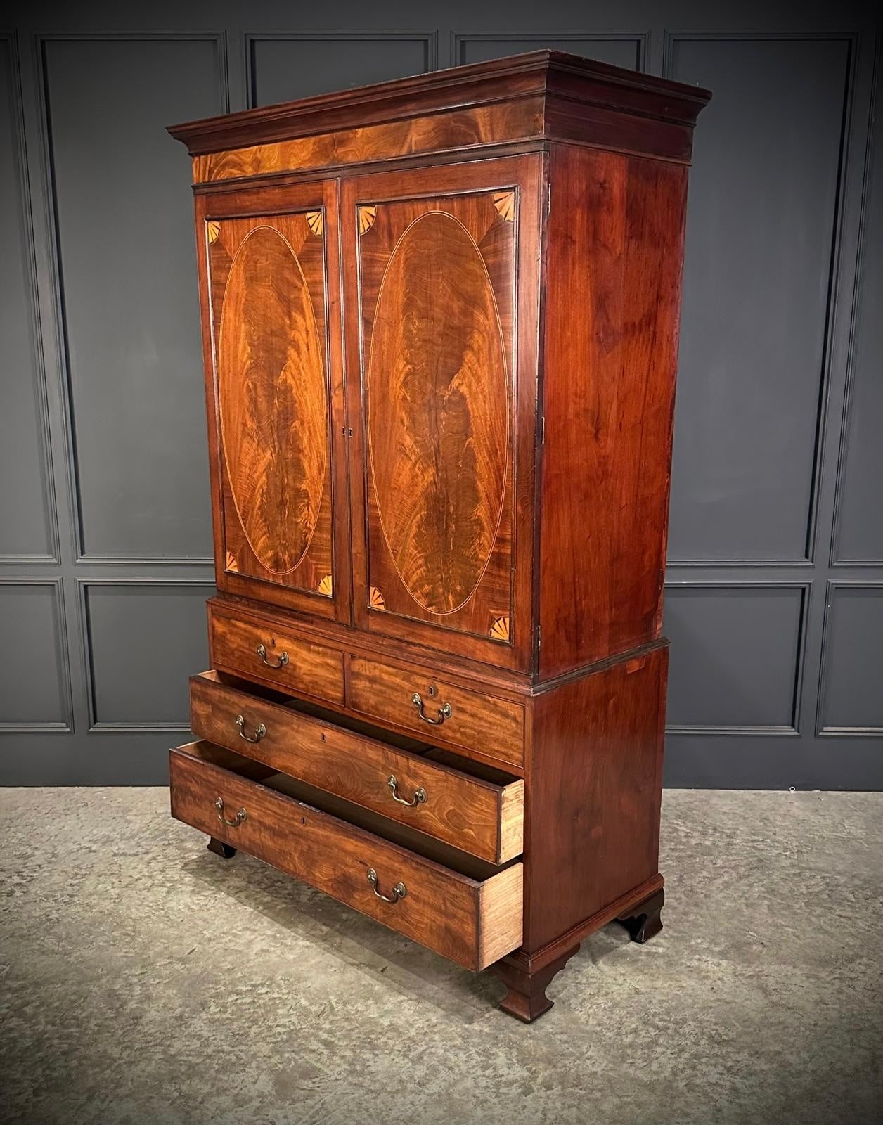 Georgian Inlaid Mahogany Gentlemans Wardrobe