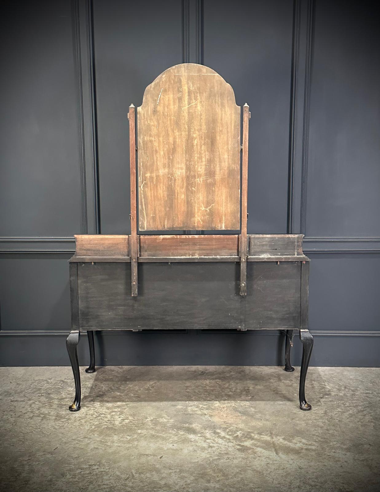 Chinoiserie Lacquered Dressing Table