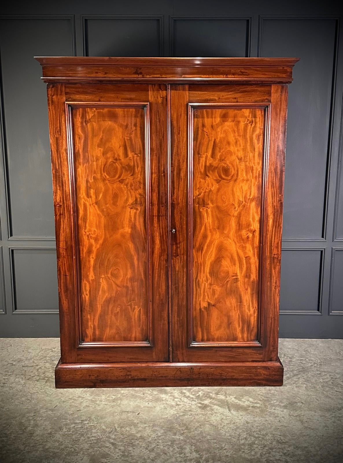 William IV Mahogany Wardrobe