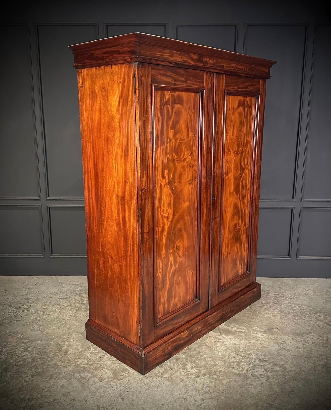 William IV Mahogany Wardrobe
