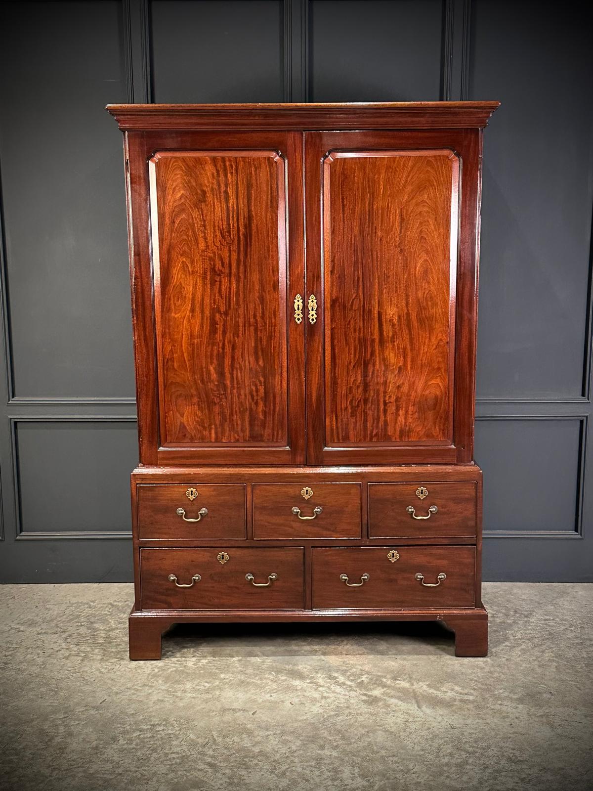 Georgian Mahogany Gentlemans Wardrobe