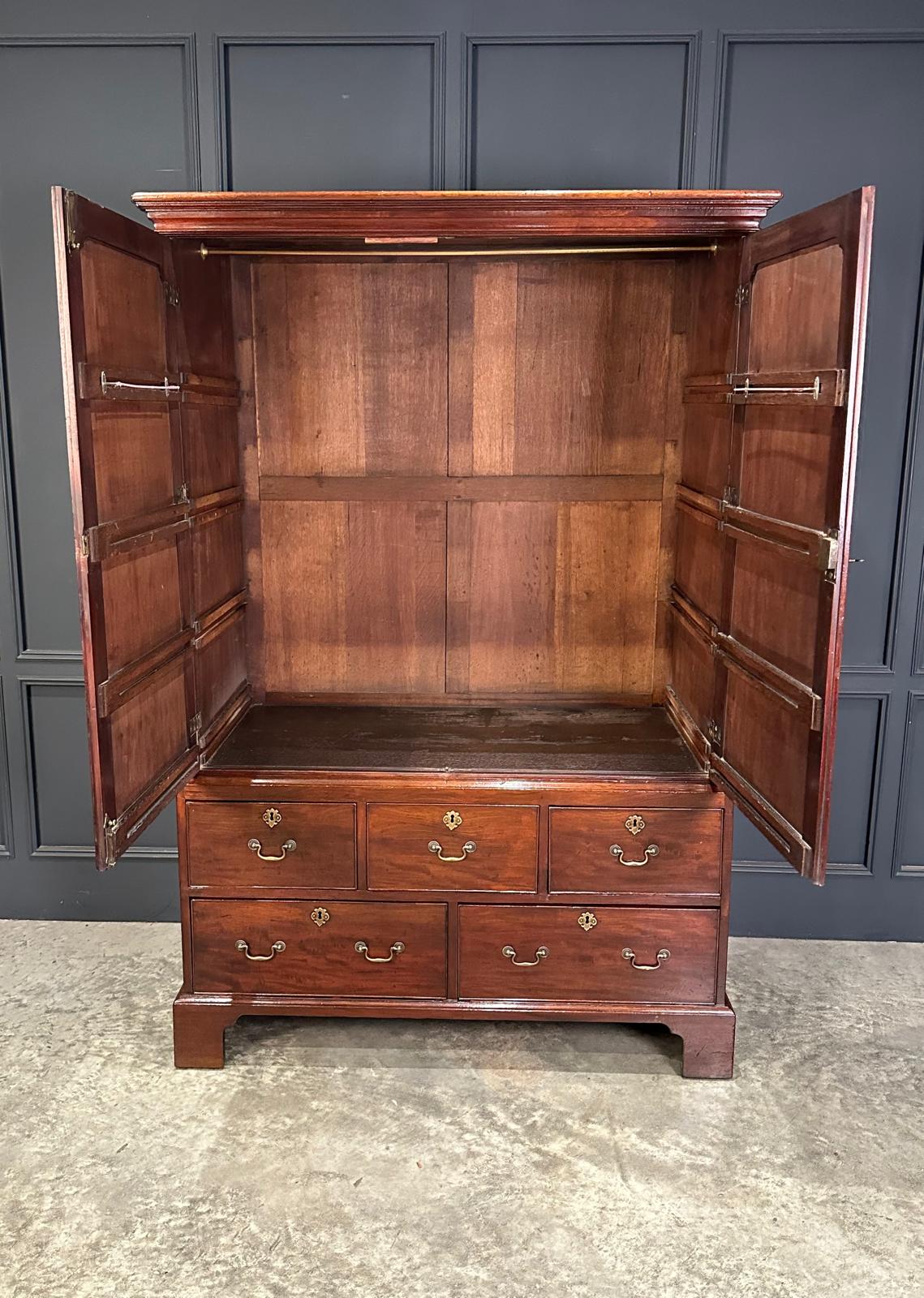 Georgian Mahogany Gentlemans Wardrobe