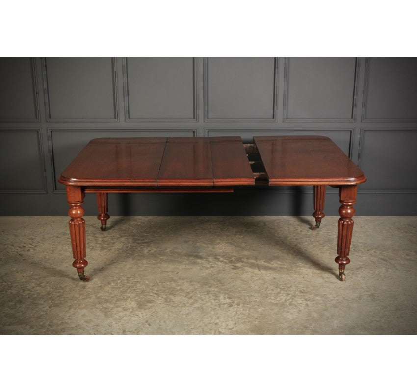 Victorian Mahogany Extending Dining Table